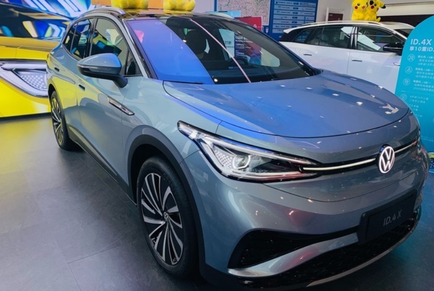 灯光下的一抹蓝——ID.4X